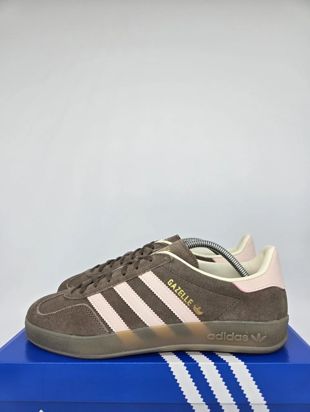 adidas Women's JR2431 Gazelle Indoor Earth Strata Wonder Quartz Shoes Size 10.5